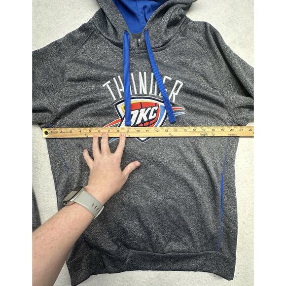 Oklahoma City Thunder Womens Hoodie Size Medium Pullover NBA Gray Blue - Picture 3 of 8